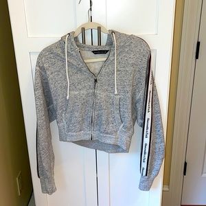 Abercrombie Cropped Gray Zip-up